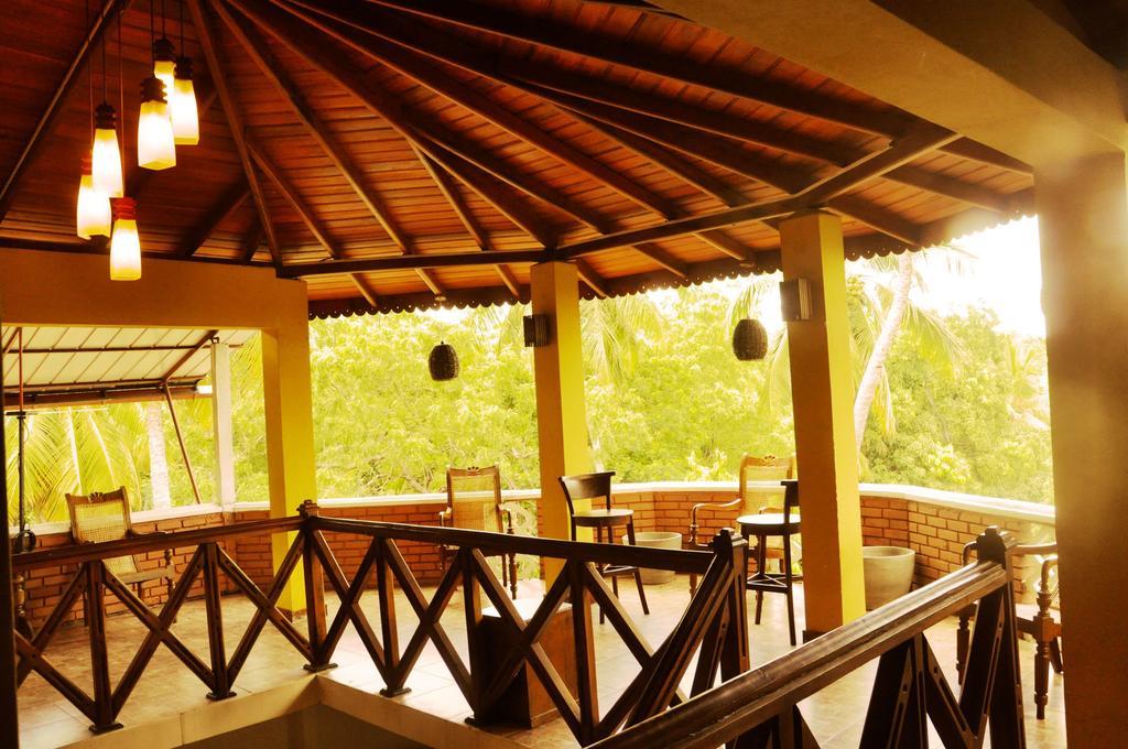Hotel Tinaya Dambulla Exterior photo