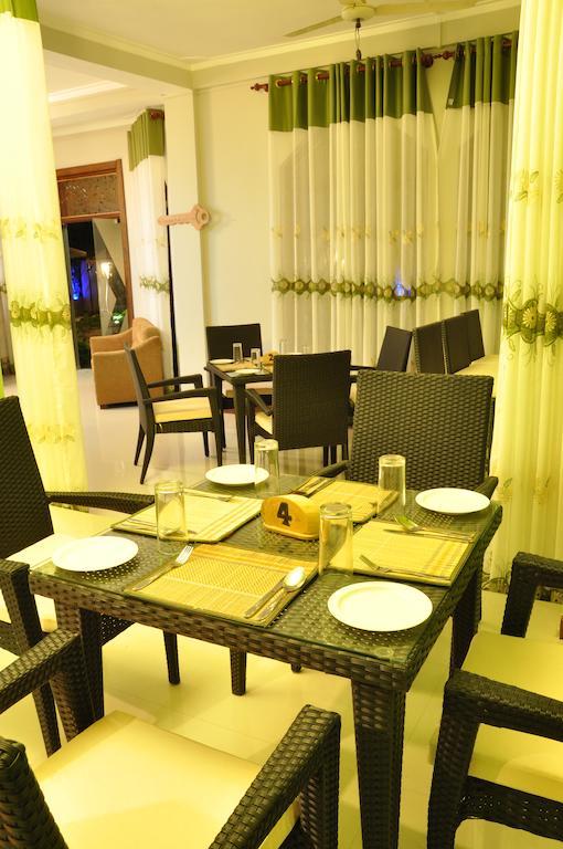 Hotel Tinaya Dambulla Exterior photo